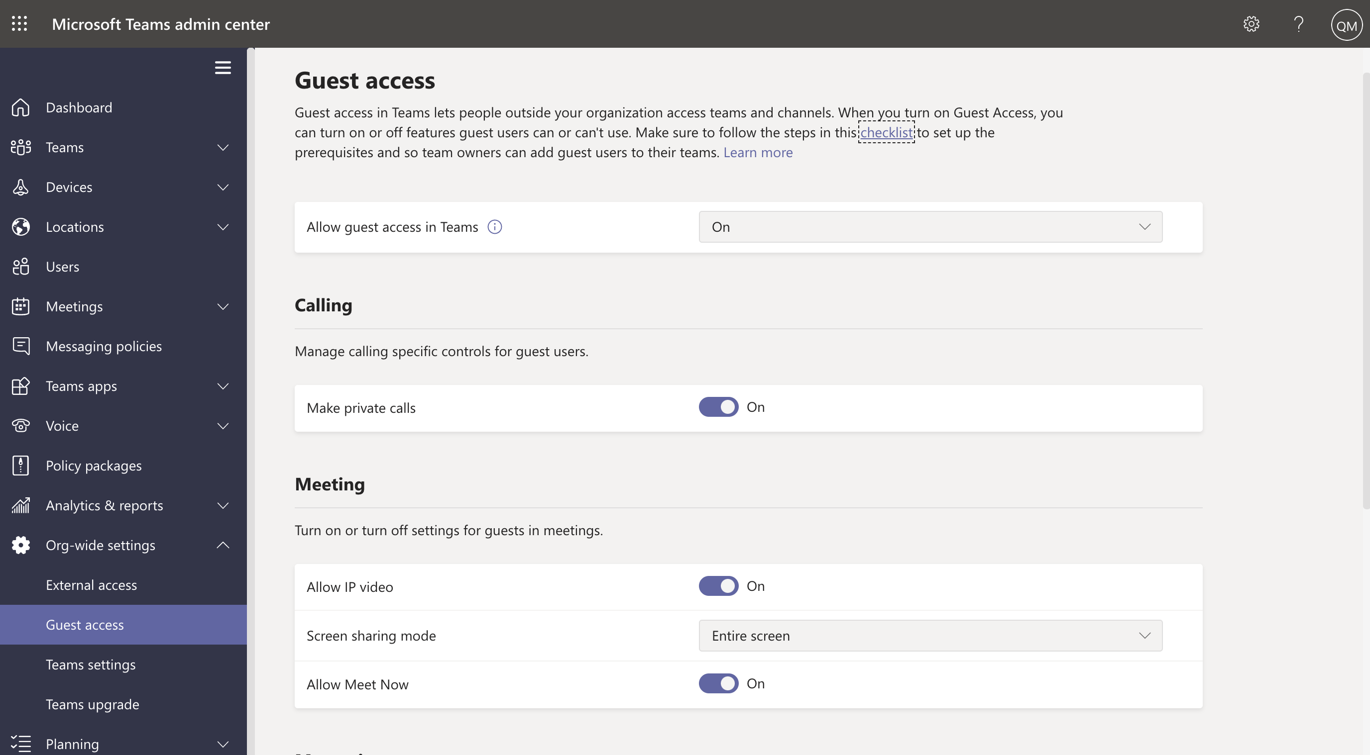 Screenshot showing guest access settings in the Teams admin center.